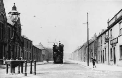 Turn o' t' Lane fountain
