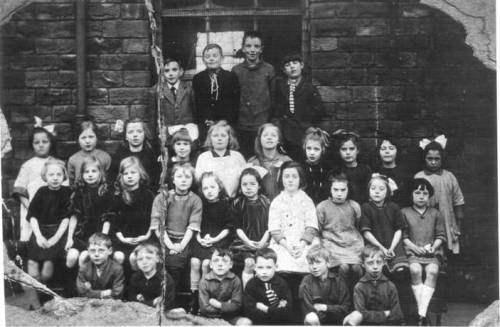 glschls/chisworth School Class, undated